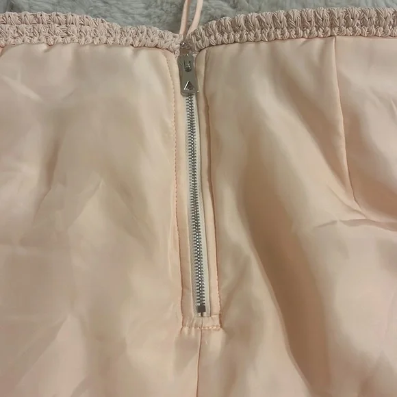 MRPs $1,045 BOTTEGA VENETA
Mini skirts size 36 EU - Picture 16 of 16